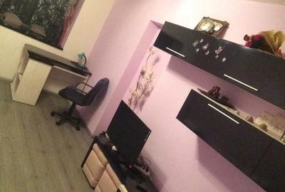 Apartament cu 2 camere decomandat în Far