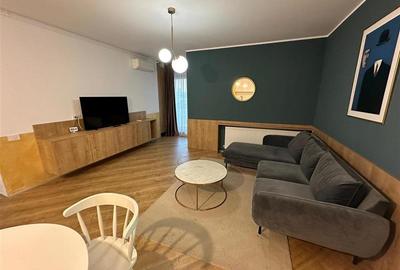 Apartament cu 3 camere semidecomandat, mobilat în Pipera