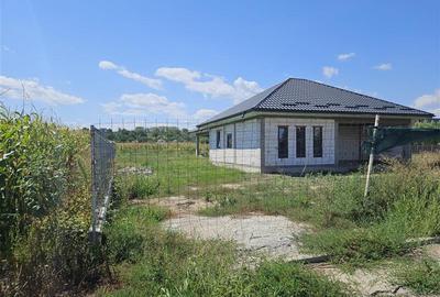 Teren agricol extravilan de 3300 mp, în 9 Mai - 3