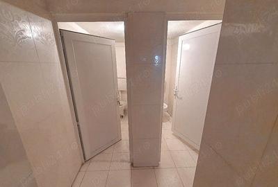 Spațiu comercial, de 300 mp, în Central - 3