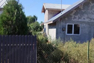 Casa de vanzare cu mansarda la gri - 2