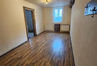 Apartament cu 2 camere nedecomandat în 15 Noiembrie - 3