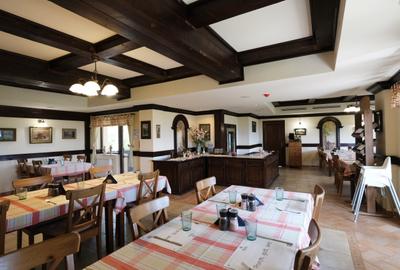 Vanzare hotel in zona superba de munte cu priveliste incredibila din camere - 9