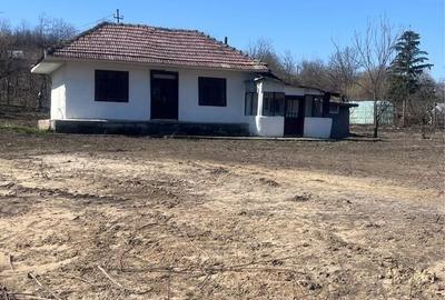 Casă cu 3 camere în Crețești - 1