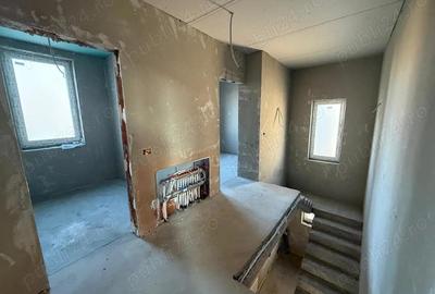 PROPRIETAR vand case individuale la rosu in Oradea! - 1