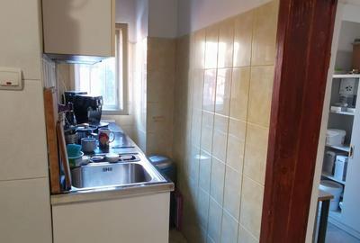 Casă cu 8 camere cu Teren 250 Mp în Grivița - 5