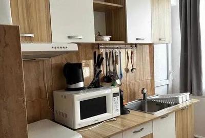 Apartament cu 2 camere nedecomandat în Cornișa