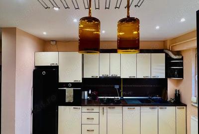 Apartament cu 3 camere decomandat în Rădăuți - 2