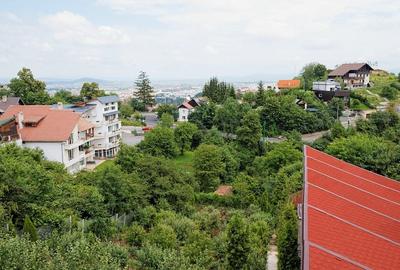 Casă individuală cu 11 camere cu Canalizare în Drumul Poienii - 1