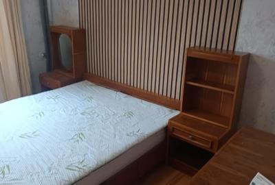 Apartament cu 3 camere decomandat în Kamsas - 15