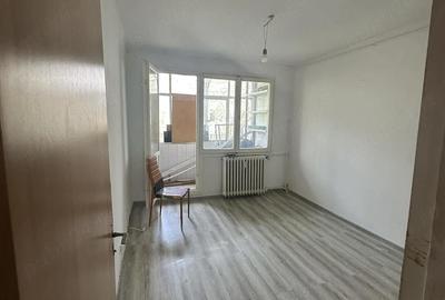 Apartament cu 3 camere semidecomandat în Giurgiului - 7