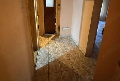 Apartament cu 3 camere decomandat în Brâncoveanu
