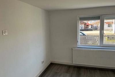 Casă cu 3 camere cu Teren 1427 Mp în Central