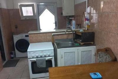 Casă cu 6 camere cu Teren 170 Mp în Tomis I - 8