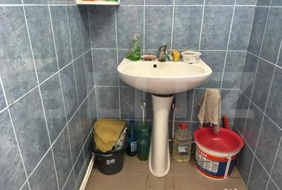 Spațiu comercial, de 350 mp, în Central - 4