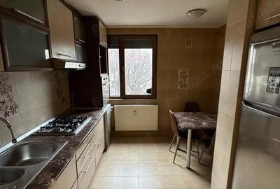 Apartament cu 3 camere semidecomandat în Central - 8