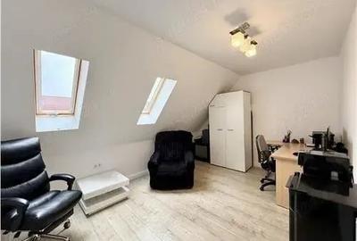 Apartament cu 4 camere decomandat în Valea Aurie - 2