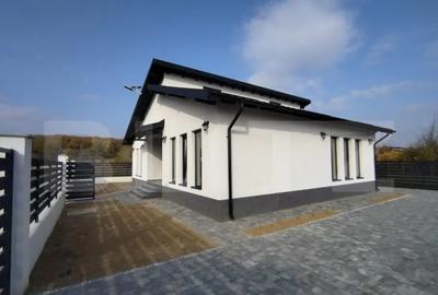 Casă cu 4 camere cu Teren 565 Mp în Priseaca - 16