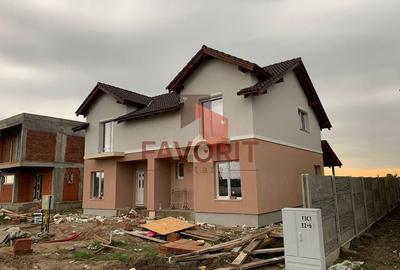 Duplex cu 4 camere cu Canalizare în Moșnița Nouă