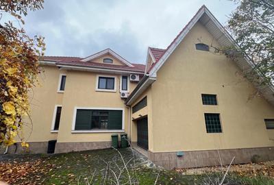 Casă individuală cu 7 camere cu Canalizare în Băneasa - 1