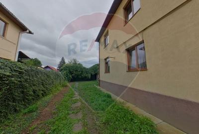 Casă individuală cu 4 camere cu Canalizare în Central - 3