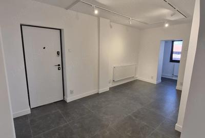Apartament cu 5 camere decomandat în Est - 1