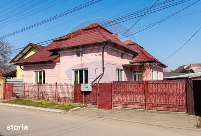 Casă cu 3 camere cu Teren 314 Mp în Central