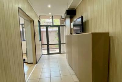 Casă cu 7 camere cu Canalizare în Pache Protopopescu - 9