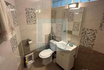 Apartament cu 4 camere decomandat în Schei - 9