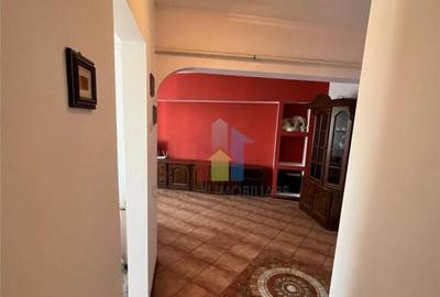 Apartament cu 2 camere decomandat în Barieră