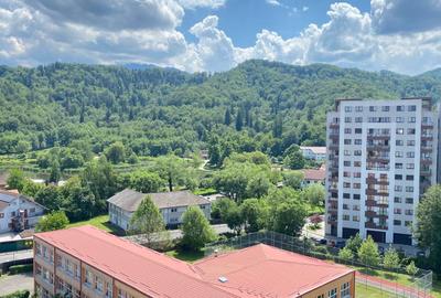 Apartament cu vedere catre lac si munti