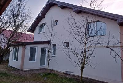 Casă cu 4 camere în Exterior Vest - 8