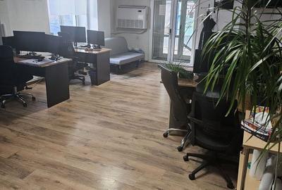 Spațiu comercial, de 69 mp, în Central - 3