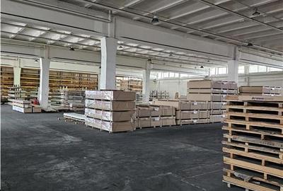 Spatiu Industrial - 900 mp - Depozitare - Distributie