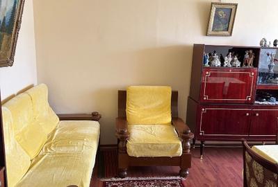 Apartament cu 3 camere decomandat în B-dul București - 2
