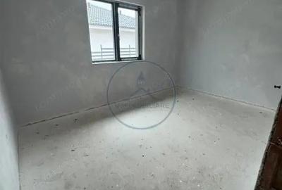 Casă cu 4 camere cu Teren 400 Mp în Central - 3