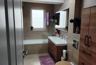 Apartament cu 3 camere decomandat, mobilat în Cristian - 2