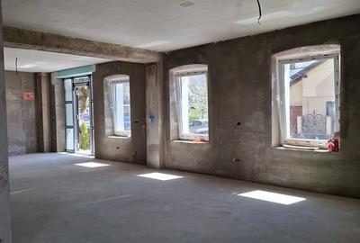 Spațiu comercial, de 105 mp, în Central - 4