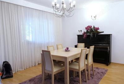 Casă cu 4 camere în Central - 2