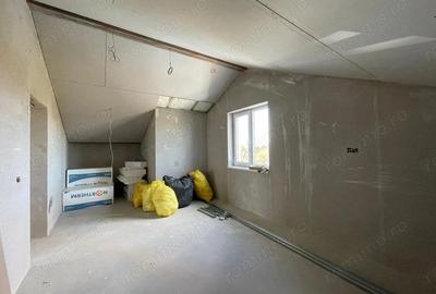 Casă cu 5 camere cu Teren 250 Mp în Giarmata - 3