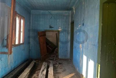 Casă cu 2 camere cu Teren 4000 Mp în Budureasa