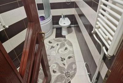 Apartament cu 3 camere decomandat în Calea Romanului