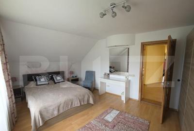 Casa de vanzare, 6 camere, 340 mp, cu 22 arii de teren, zona - 17