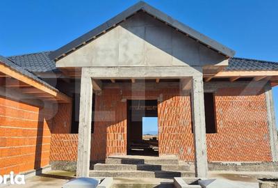 Casă cu 4 camere cu Teren 715 Mp în Odoreu - 3