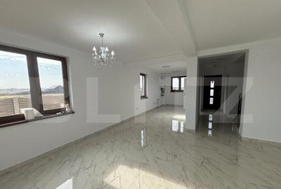Casă cu 4 camere cu Teren 400 Mp în Săcălaz