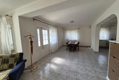 Casa cu 5 camere in Brezoi - zona centrala, dar linistita! - 10