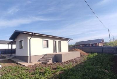 Casă cu 3 camere în Ciurbești - 6