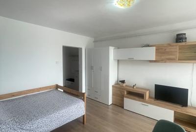 Oportunitate! Garsoniera de vanzare, 28 mp, balcon 6 mp, etaj 9, zona Vivo