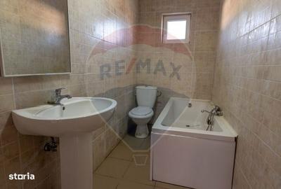 Spațiu comercial, de 1,085 mp, în Crevedia - 2