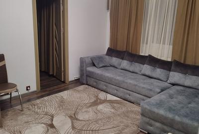 Apartament cu 3 camere semidecomandat în Central - 1